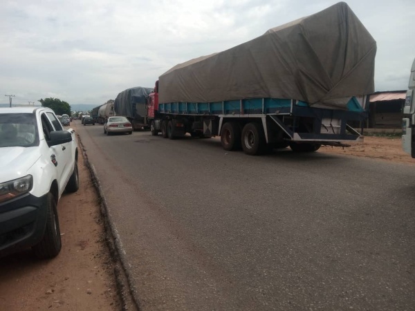 Truck drivers block Lokoja-Ajaokuta Highway over shooting of colleagues