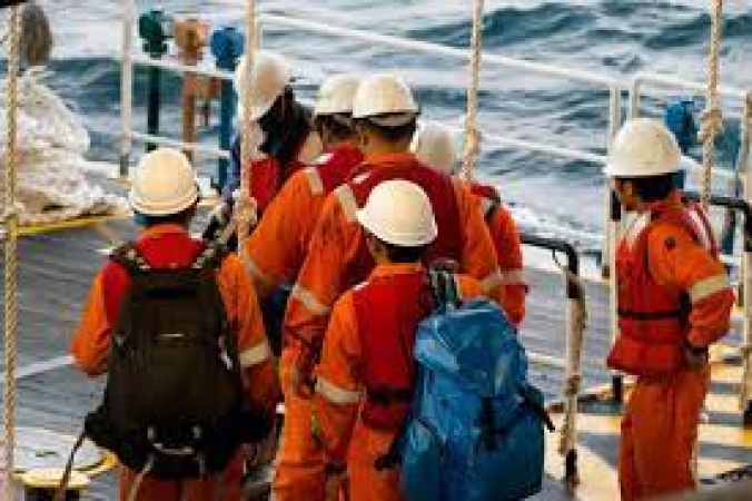 Why younger generations should choose career in maritime ? Experts