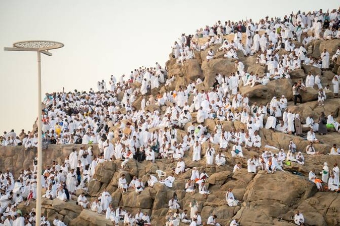 Nearly 2 million Muslim pilgrims ascend Mt Arafat for climax of Hajj pilgrimage