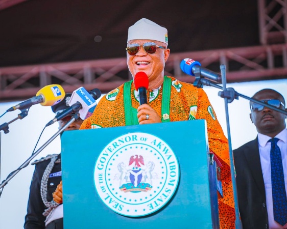 Former allies scream ?betrayal?, predict crisis as Umo Eno defects to APC