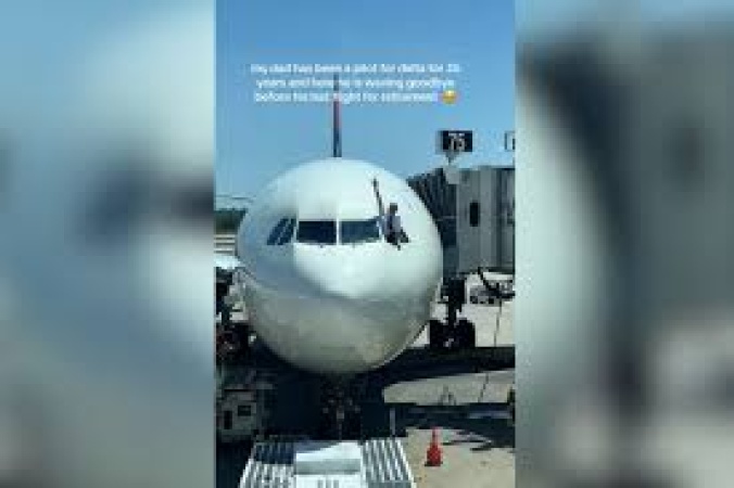 Tears as Delta pilot flies final flight after 35 years with the airline