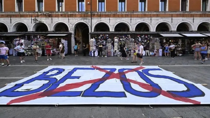 Venice activists plan to disrupt Jeff Bezos's wedding