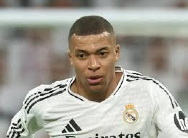 Real Madrid?s Kylian Mbapp? in hospital with gastroenteritis at club world cup