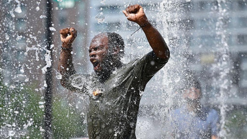 Millions swelter as heatwave descends on North America