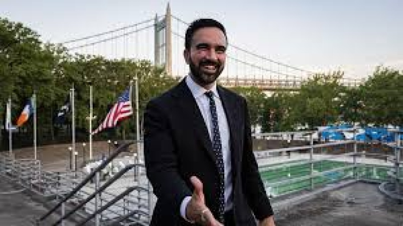 Left-wing democrat stuns former governor in NY mayor primary