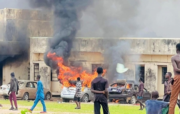 Kidnappings: Youths set Emir?s palace, NDLEA office ablaze in Kwara