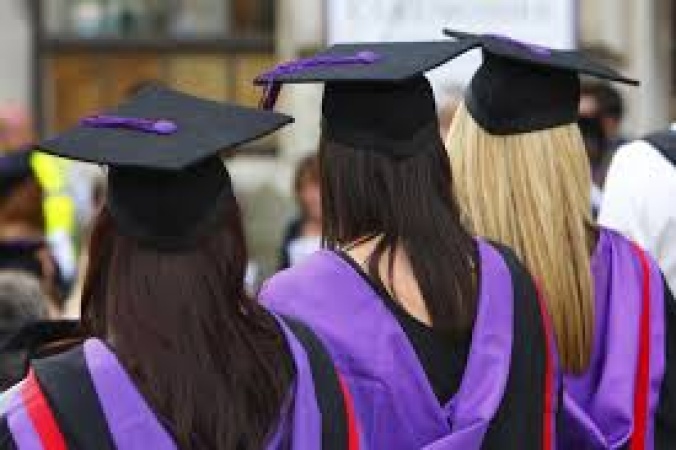 Overseas students using higher education as ?backdoor? to stay in UK, report claims