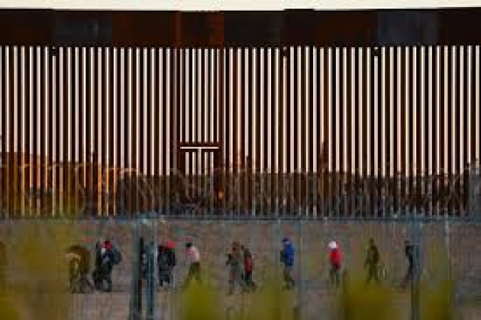 Judge blocks Trump?s rule barring migrants at US-Mexico border from claiming asylum