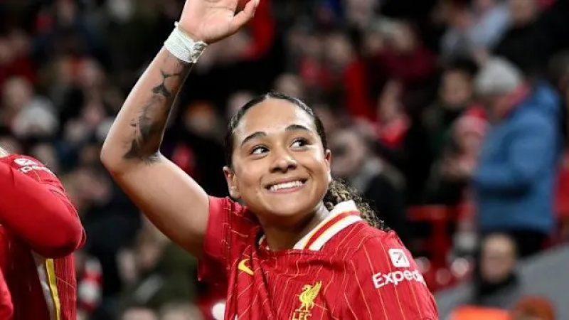 Arsenal agree world record ?1m fee with Liverpool for Smith