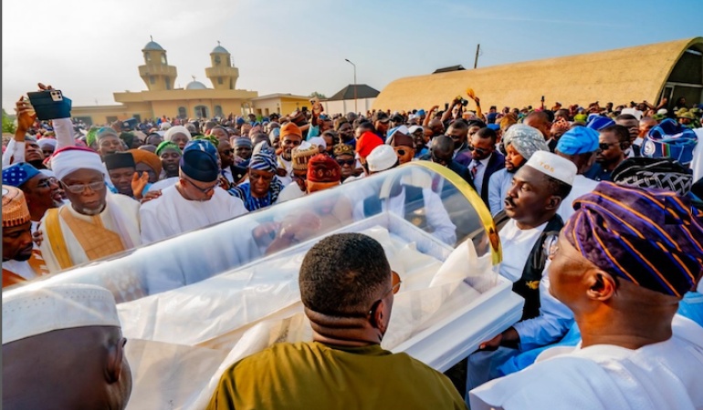 Soldiers bar traditionalists from Awujale?s Muslim funeral