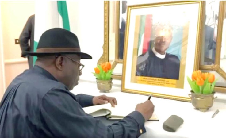 Jonathan, Akufo-Addo meet FG?s delegation in London as Sierra Leone?s president, others hail Buhari?s leadership values