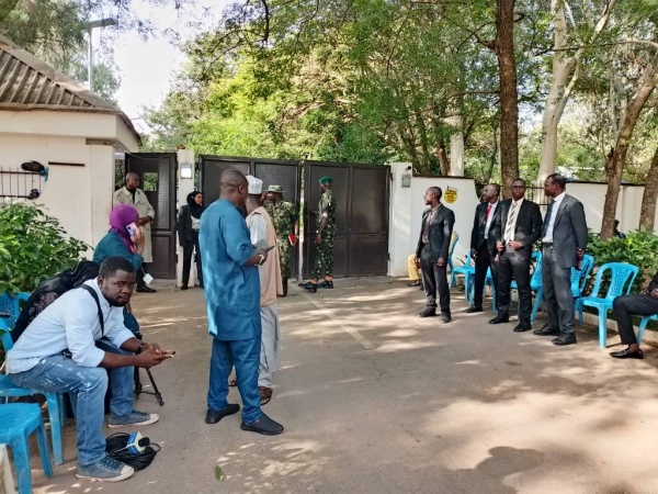 Security beefed up at Buhari?s residence as grave digging begins
