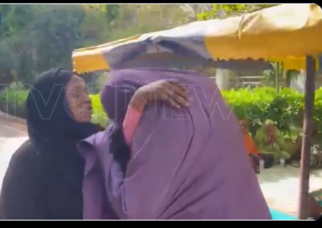 Buhari?s daughter weeps, as mourners arrive ahead of ex-president's burial