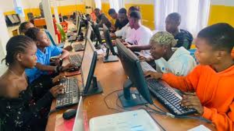 Seven ways Nigerian students can fund their education abroad