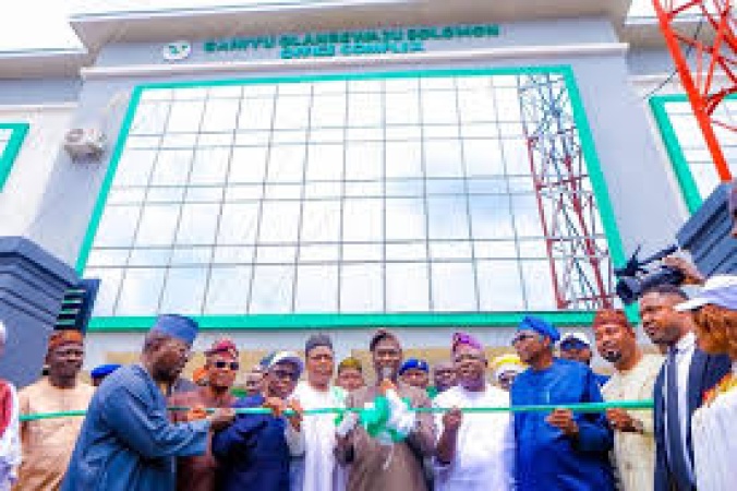 Lagos unveils Nigeria?s first LG-owned radio station