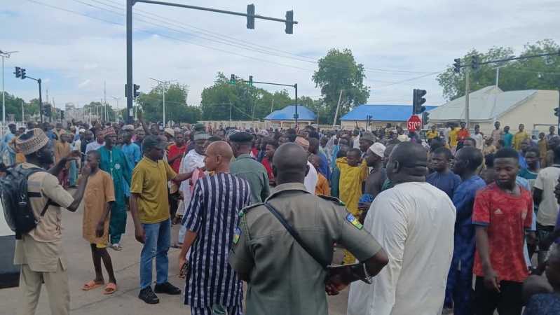 Villagers block Zamfara govt house, demand end to banditry