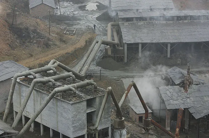 200 schoolchildren poisoned in China, principal detained