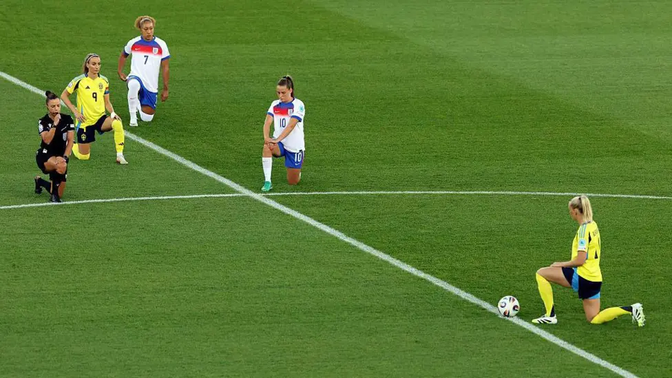 Anti-racism group questions England not taking knee