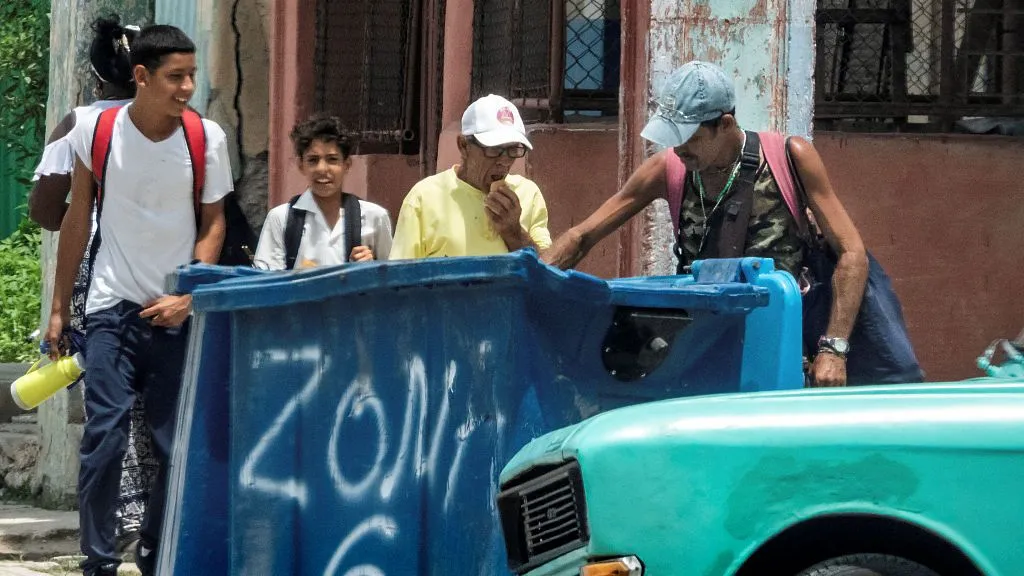 Cuban minister resigns after saying country has no beggars