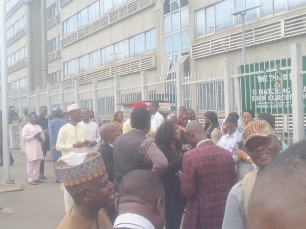 Retired soldiers barricade Finance Ministry over unpaid benefits