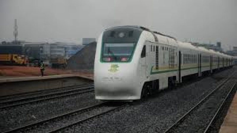 Train coach detaches in motion, causes panic on Lagos-Abeokuta expressway