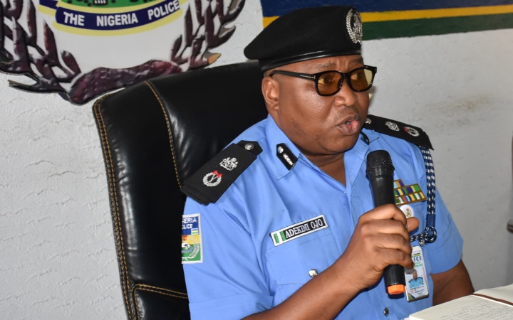 Police detain 4 officers over extortion of Poly student