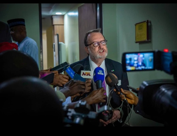 Why the US is reviewing visa laws for Nigerian travellers ? Envoy