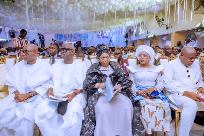 Jonathan, Diri, Oyebanji, Bode George, others extol Olubolade's virtues as ex-Bayelsa MILAD is buried in Lagos