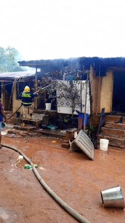 Fire Service saves 6-bedroom bungalow in Anambra