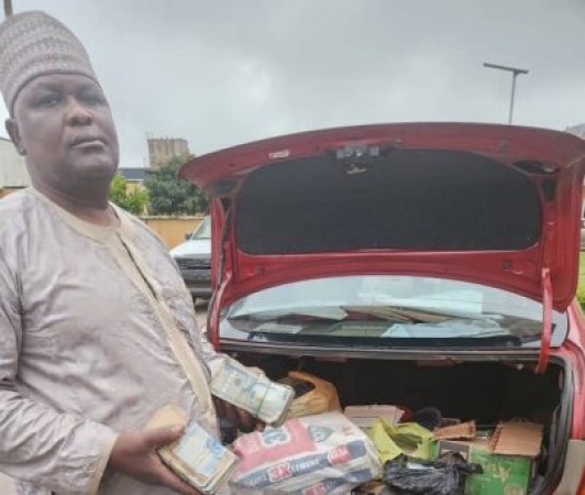 BREAKING: Police, DSS nab  suspected vote buyer with N25.9m in Kaduna