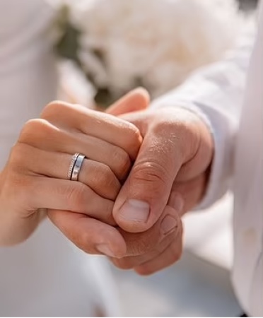 A wedding therapist says you shouldn't get engaged if you haven't talked about these 5 things with your partner