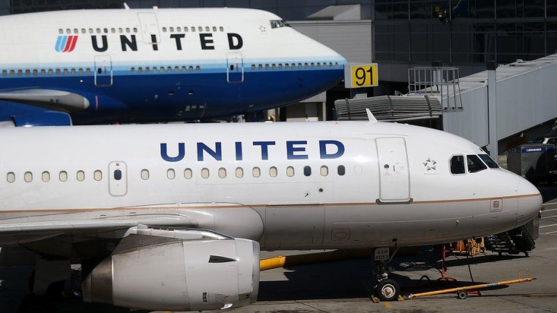 Passengers stranded at airport as pilot refuses to fly plane