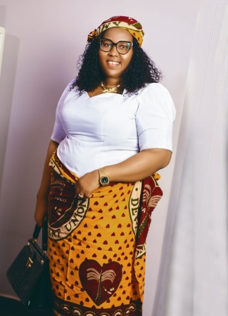 Amuda women hold August Meeting to commission Fashion House Project