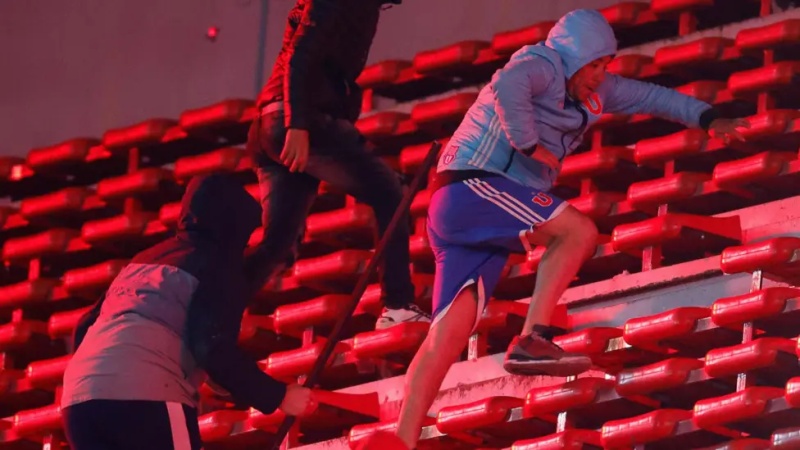 300 reportedly arrested after violence forces Copa Sudamericana game abandonment
