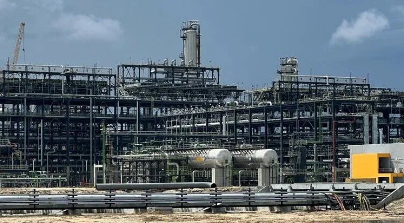 FG-Marketers deadlock halts Dangote?s nationwide fuel rollout
