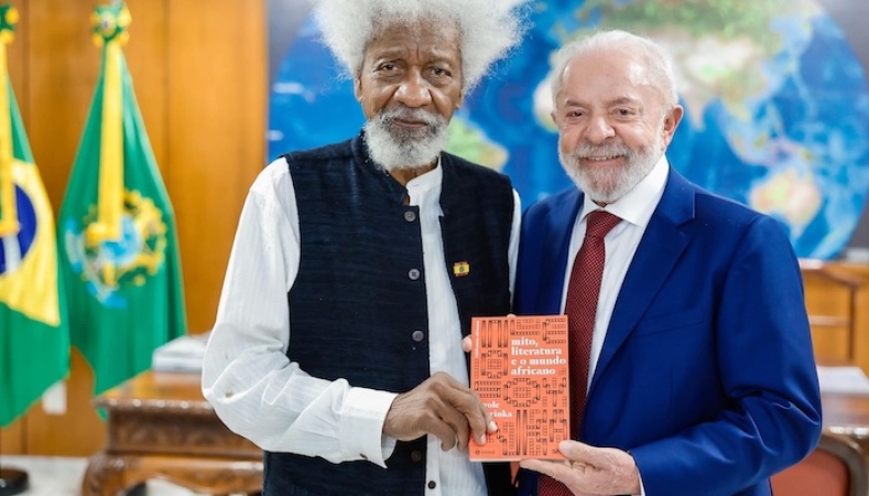 Wole Soyinka meets Brazilian President Lula, presents ?Myth, Literature, and the African World?