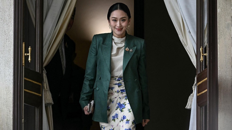 How a leaked phone call derailed the Thai PM's career ? and the Shinawatra dynasty