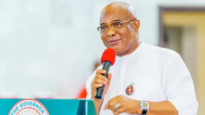 Uzodinma increases Imo minimum wage to N104,00, doctors? salaries now N582,000