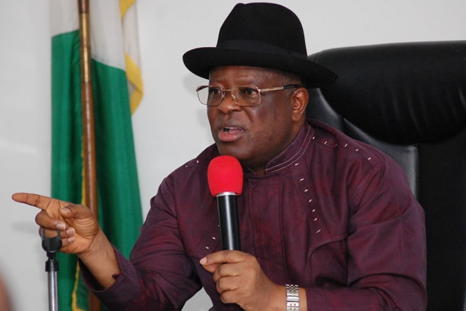 Umahi orders urgent repairs on damaged Shagamu?Benin Bridge deck