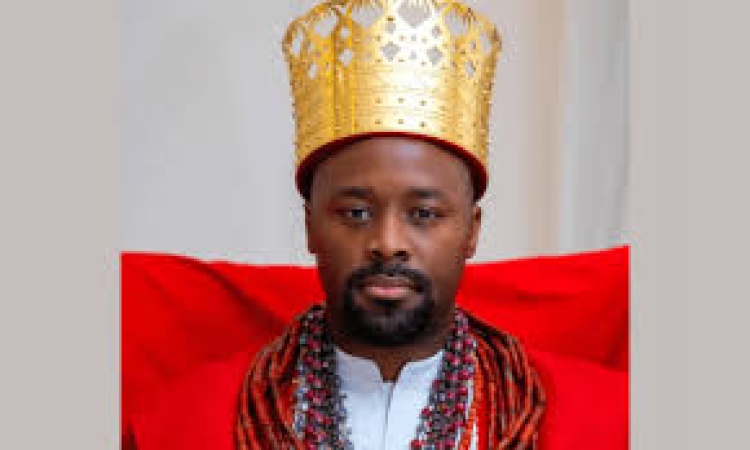 Olu of Warri rescues stranded Itsekiri PAP graduates