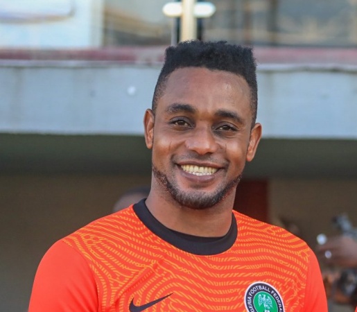 Super Eagles Goalkeeper?s wife appeals for help, claims husband threatened her life