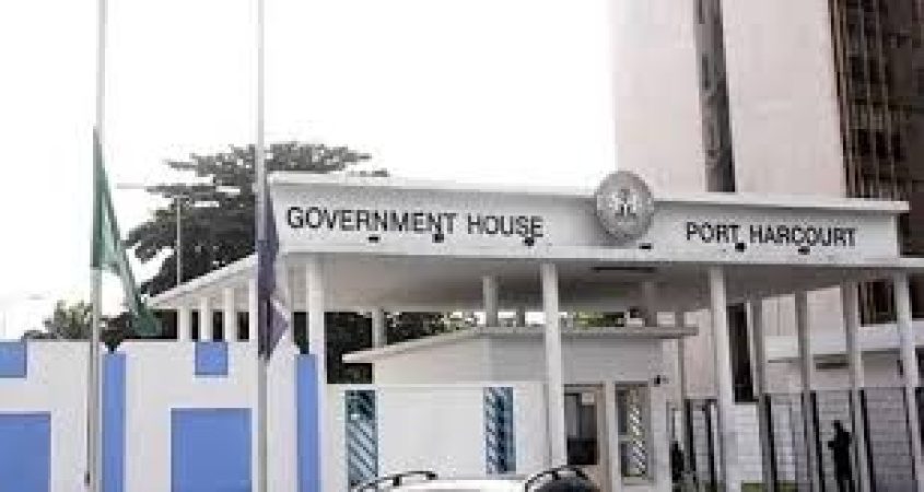 BREAKING: Pandemonium in Rivers Government House as Ibas' aides ?revolt? over unpaid entitlements