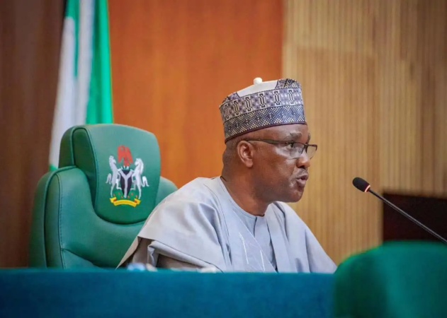 Reps Speaker inaugurates committee to oversight FG?s Naira-for-Crude Oil policy