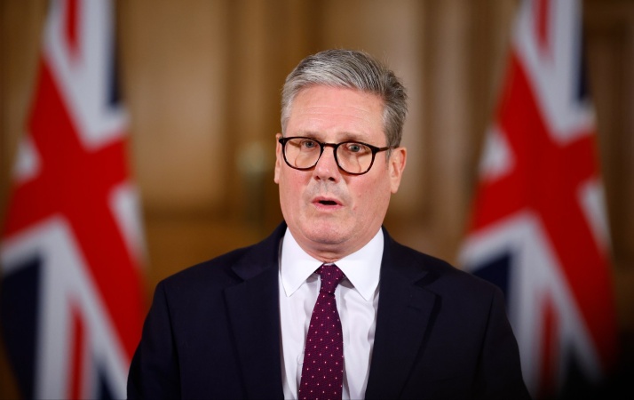UK plans tougher rules for migrants seeking to stay in country