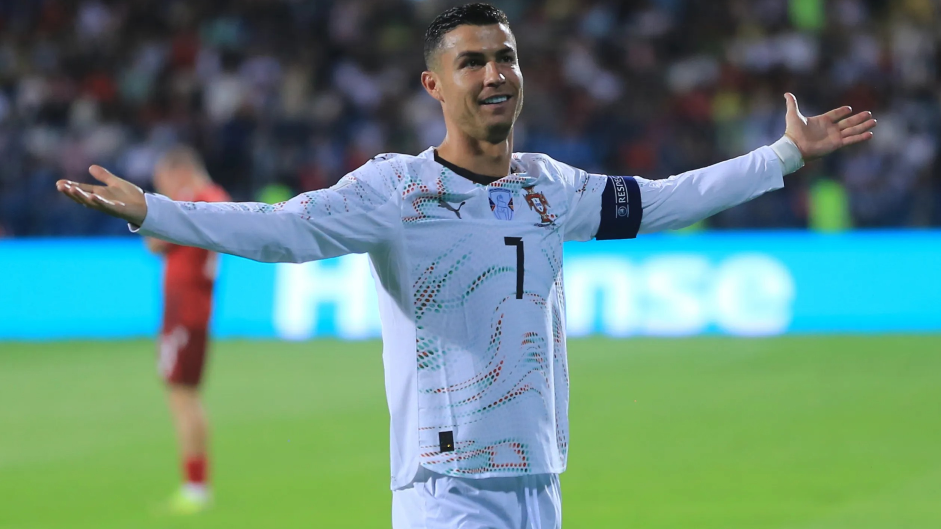 Cristiano Ronaldo overtakes Lionel Messi record and closes in on World ...