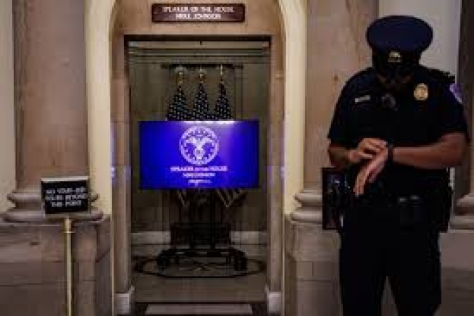 Government shutdown threatens to drag on through weekend with Hill leaders deadlocked