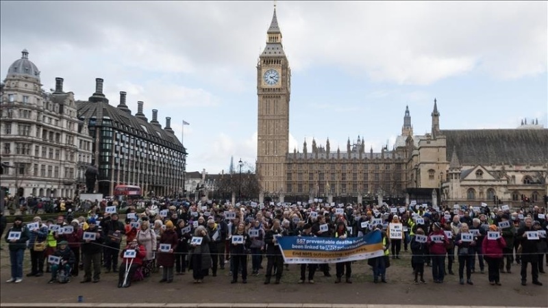 First-year doctors in England back strike