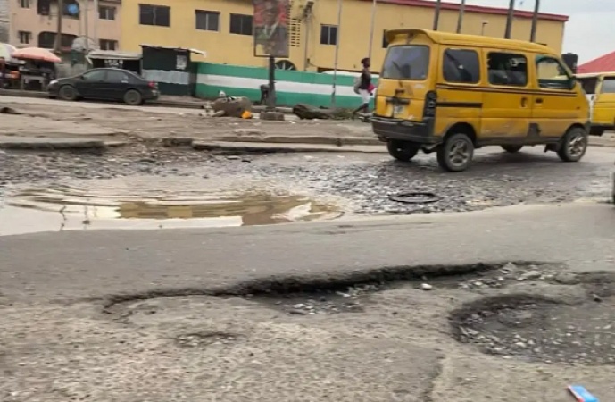 Federal highways of horror: Collapsed roads making life unbearable for travellers ? Investigation