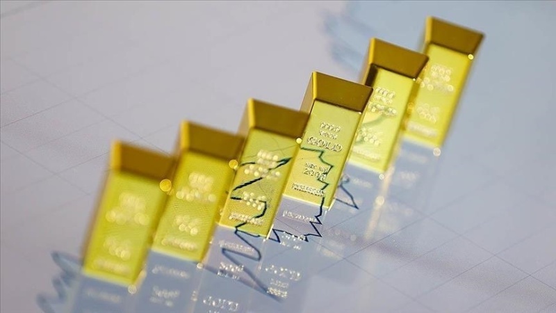 Gold prices surpass $4,000 for 1st time amid US government shutdown, Fed rate-cut bets