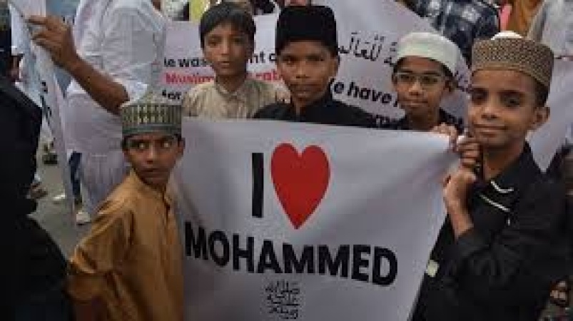Mass arrest as police swoop on Muslims saying ?I love Muhammad? in India